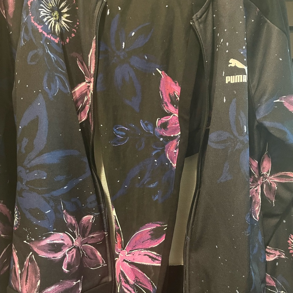 WOMENS LARGE DARK FLORAL PUMA TRACKSUIT